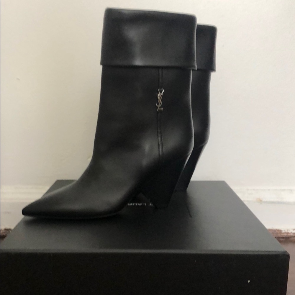 Yves Saint Laurent Black Heeled Boots - Liz 85 Luxor - size 37